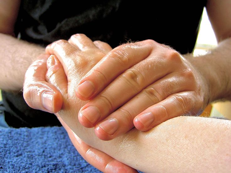 Hand and wrist injuries respond to massage therapy